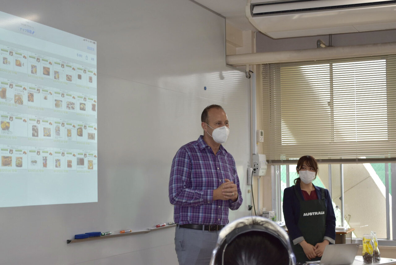 触れて食して、理解を深める。オースラリアのナッツ産業を身近に感じる食育授業｜EAT