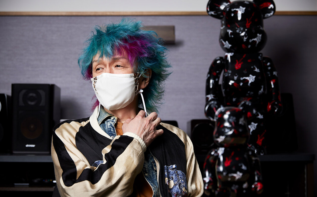 “奇才レフティ”の異名をとる、BUCK-TICKのギタリスト今井寿の愛機『BT-MM』をフィーチャーしたBE@RBRICKとフォトＴシャツが登場｜MEDICOM TOY