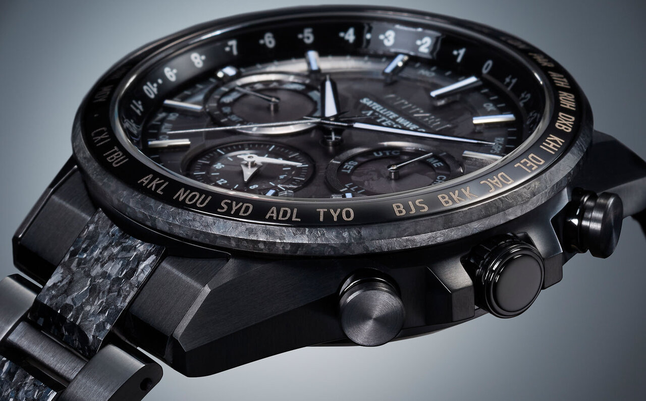 新開発の結晶チタニウムで月面を表現。民間月面探査プログラム「HAKUTO-R」とのコラボレーションモデル｜CITIZEN