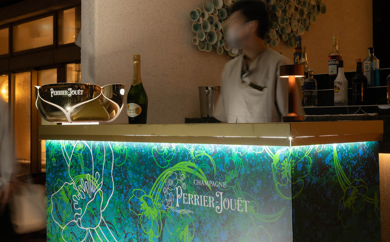 まるで千夜一夜物語。黄金色に煌めく石垣島の「ナイトプール」で大人時間を満喫!|TRAVEL