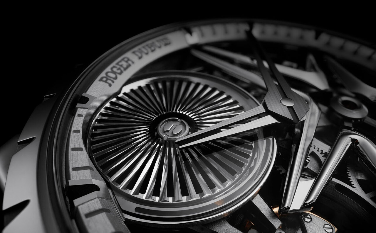 世界的イラストレーター・空山 基氏と、ロジェ・デュブイが夢のコラボレーション|ROGER DUBUIS