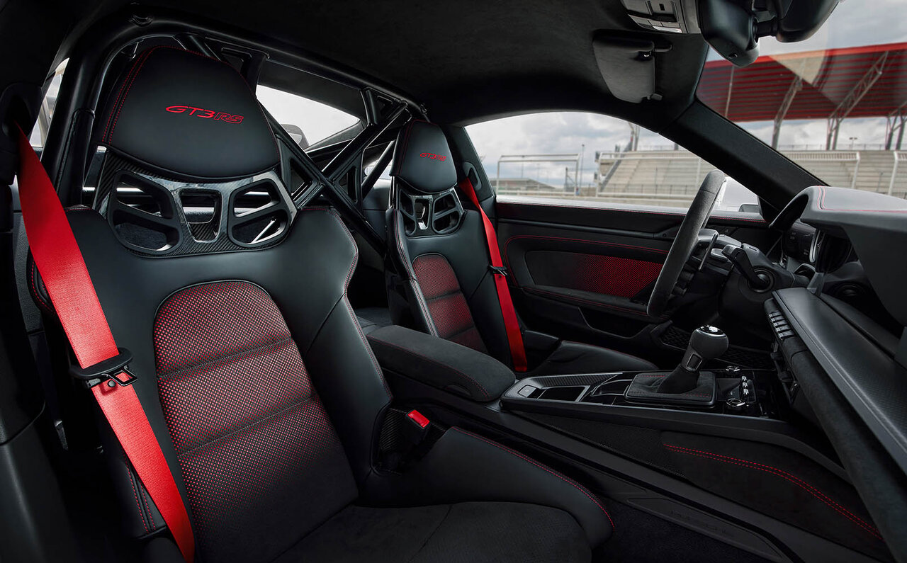 公道走行可能なハイパフォーマンスマシン、新型ポルシェ「911 GT3 RS」予約受注を開始|Porsche