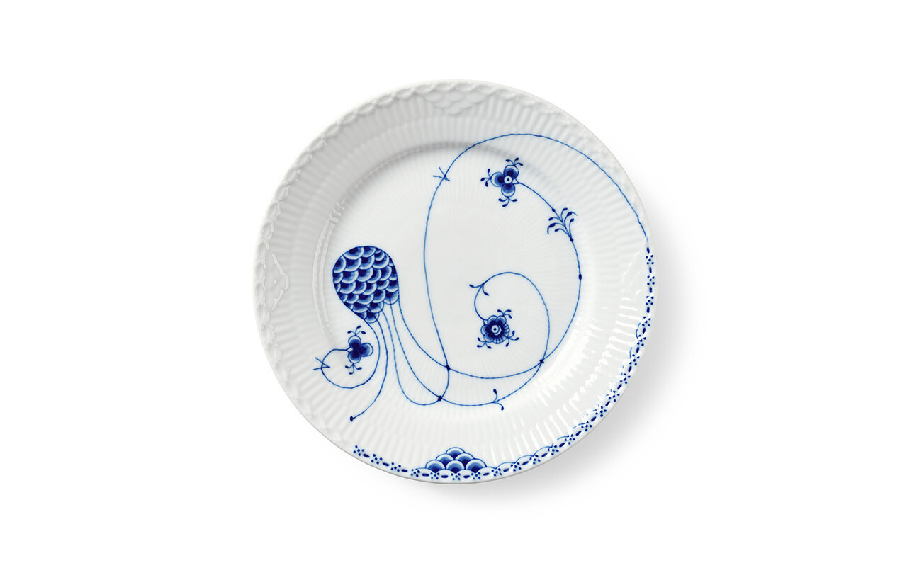 エレガントで遊び心が溢れる食卓に。白磁に描かれた自然の風景｜Royal Copenhagen
