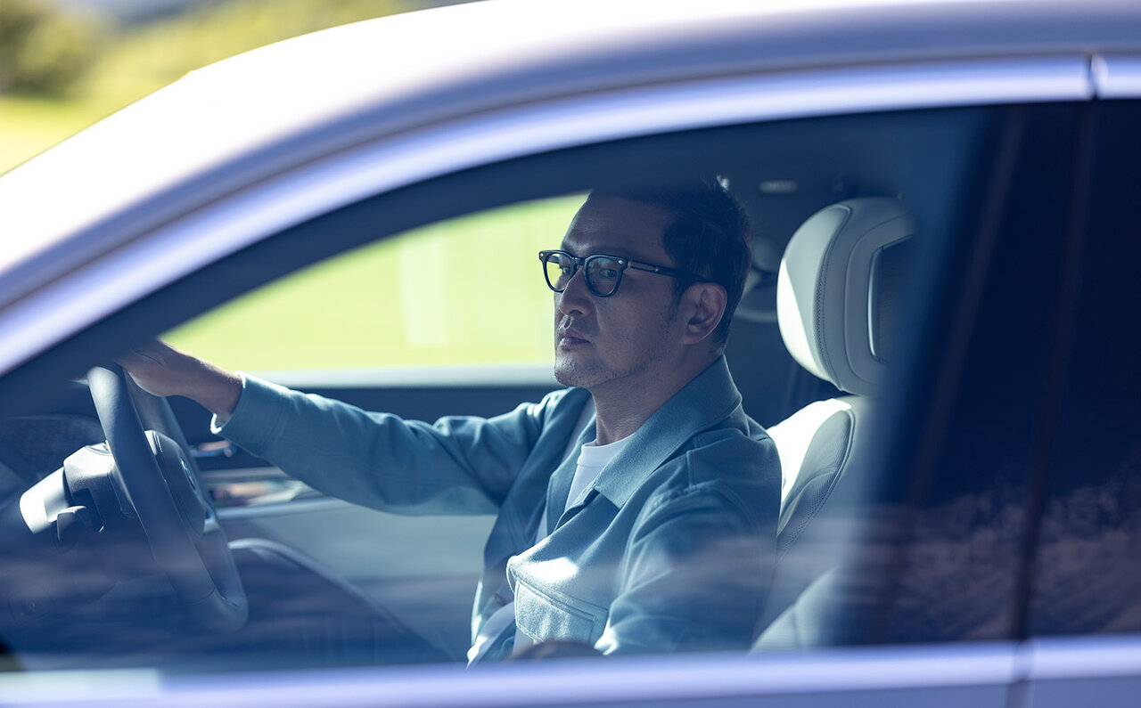 歌舞伎俳優 中村獅童が語る、新たなる時代を創造するラグジュアリーセダンBMW i7の魅力｜BMW