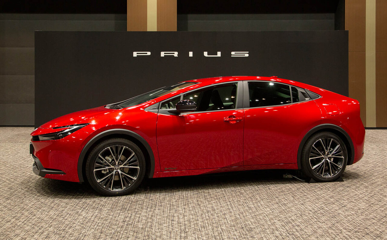 ５代目プリウスが世界デビュー──「コモディティ」ではなく「愛されるクルマ」を目指して