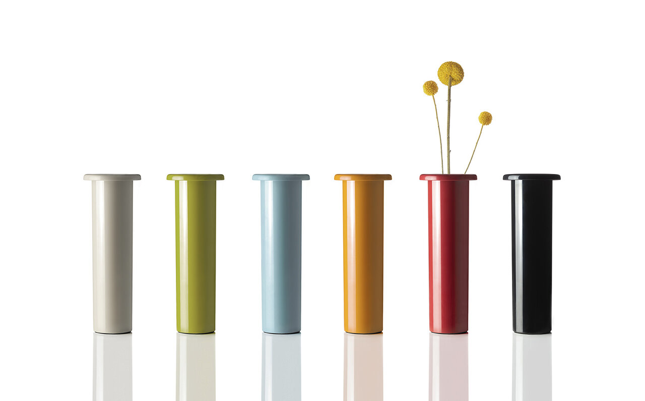 限られたスペースをエレガントに演出。照明と花瓶がひとつになった「ブーケ」｜Magis