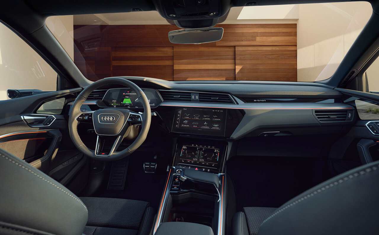 アウディ、電動SUVのトップモデルとしてQ8 e-tron / Q8スポーツバックe-tronを発表｜Audi