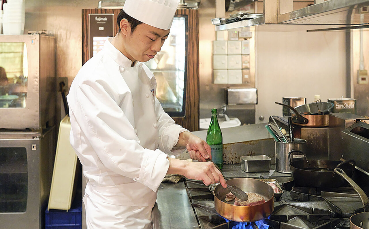 金曜の夜をいつもより少しだけ贅沢に ブラッスリー ポール・ボキューズ 銀座が極限までこだわったパリスタイルのステーキの神髄｜EAT