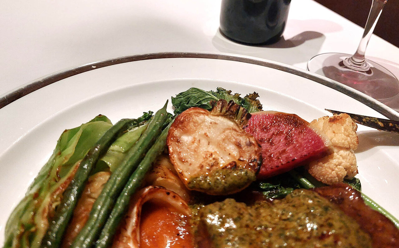 金曜の夜をいつもより少しだけ贅沢に ブラッスリー ポール・ボキューズ 銀座が極限までこだわったパリスタイルのステーキの神髄｜EAT