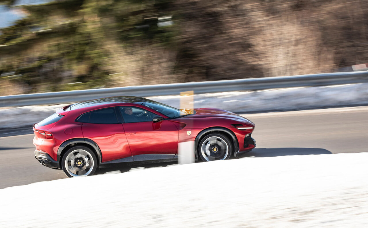 フェラーリプロサングエに北イタリアで試乗──快適性と多用途性を兼ね備えたオールラウンドスーパーカー｜Ferrari