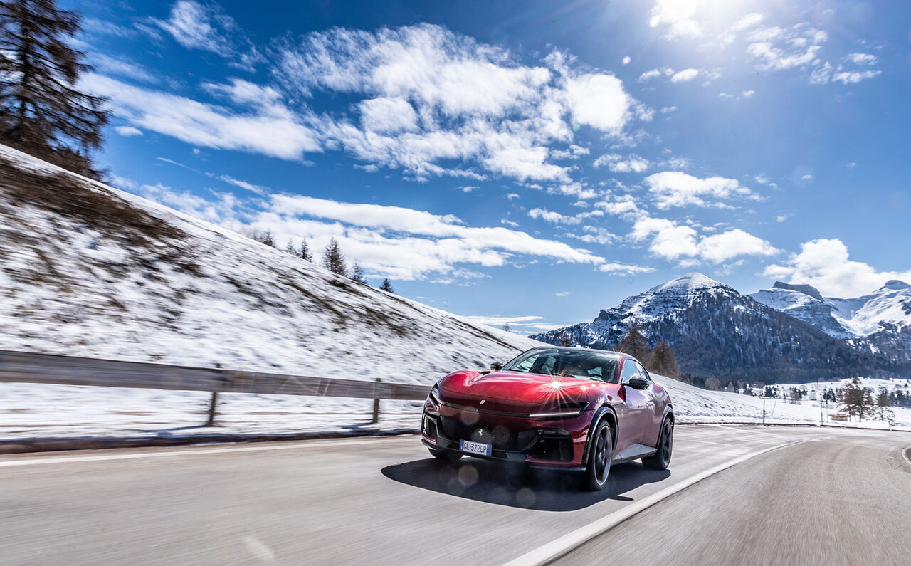 フェラーリプロサングエに北イタリアで試乗──快適性と多用途性を兼ね備えたオールラウンドスーパーカー｜Ferrari
