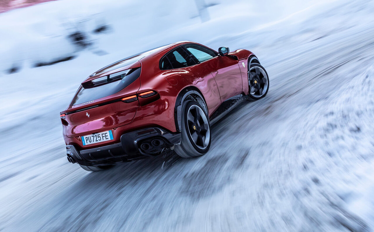 フェラーリプロサングエに北イタリアで試乗──快適性と多用途性を兼ね備えたオールラウンドスーパーカー｜Ferrari