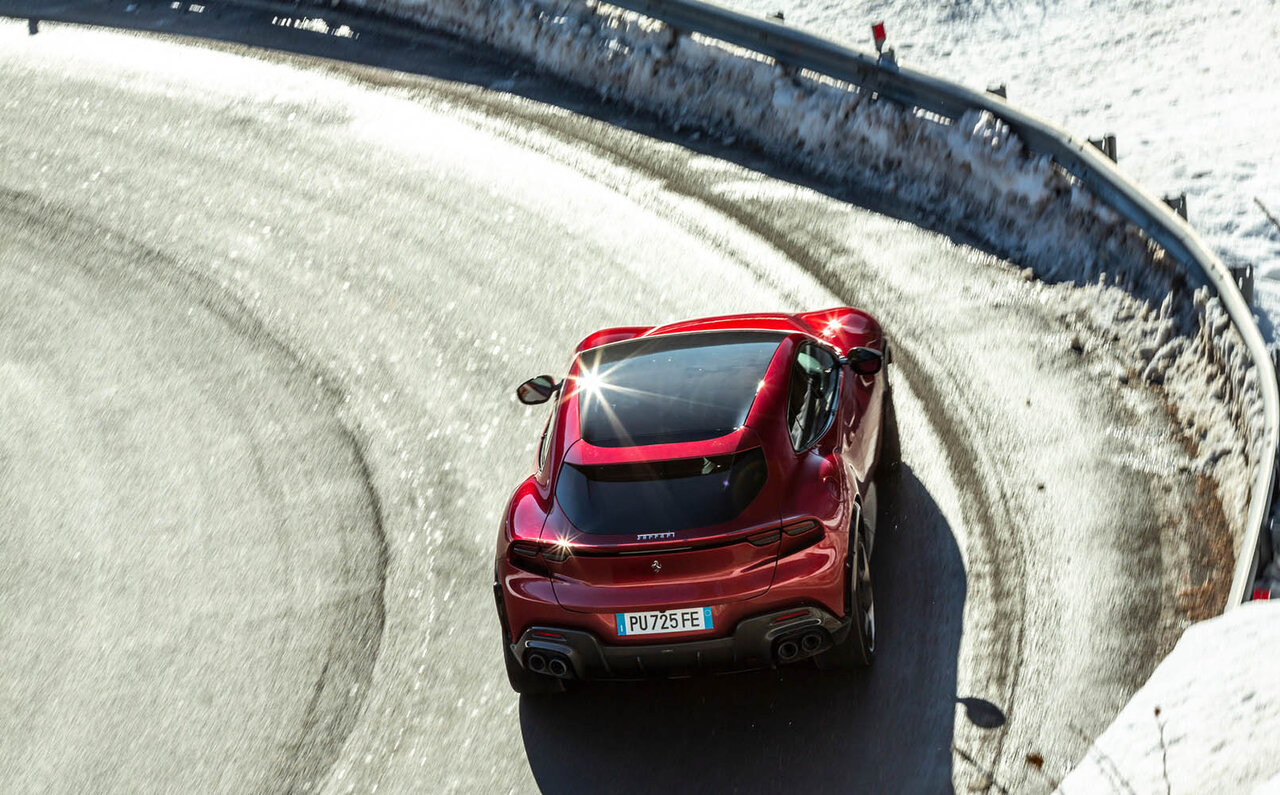 フェラーリプロサングエに北イタリアで試乗──快適性と多用途性を兼ね備えたオールラウンドスーパーカー｜Ferrari