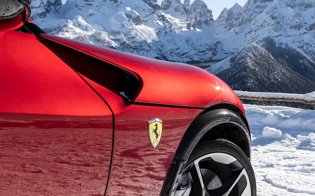 フェラーリプロサングエに北イタリアで試乗──快適性と多用途性を兼ね備えたオールラウンドスーパーカー｜Ferrari