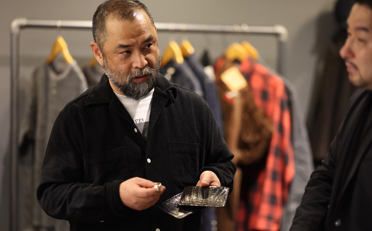 価値ある８連リングを発見する。知性と色気が絡み合う、プラチナとYGのオニオンリング®｜MOJITO