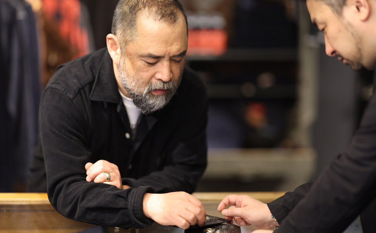 価値ある８連リングを発見する。知性と色気が絡み合う、プラチナとYGのオニオンリング®｜MOJITO