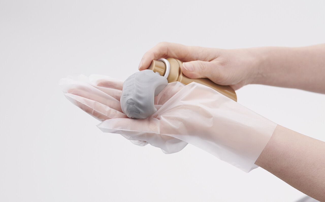 I-neは、新ブランドのプレミアムエイジングケアブランド【awairo(アワイロ) 】から泡タイプの白髪染め「アワイロ ムースヘアカラー」をリリースした。