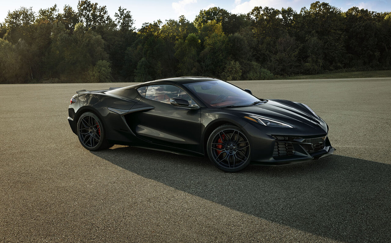 公道を走るレーシングマシン──コルベットの高性能スペシャルマシン「Z06」を日本初披露｜Chevrolet