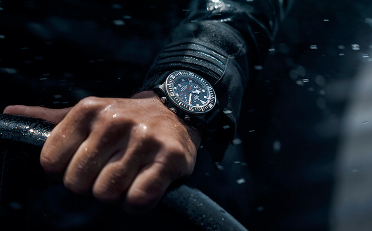 「ペラゴス FXD」とアリンギ・レッドブル・レーシングがコラボした3針モデルとクロノグラフモデル｜TUDOR