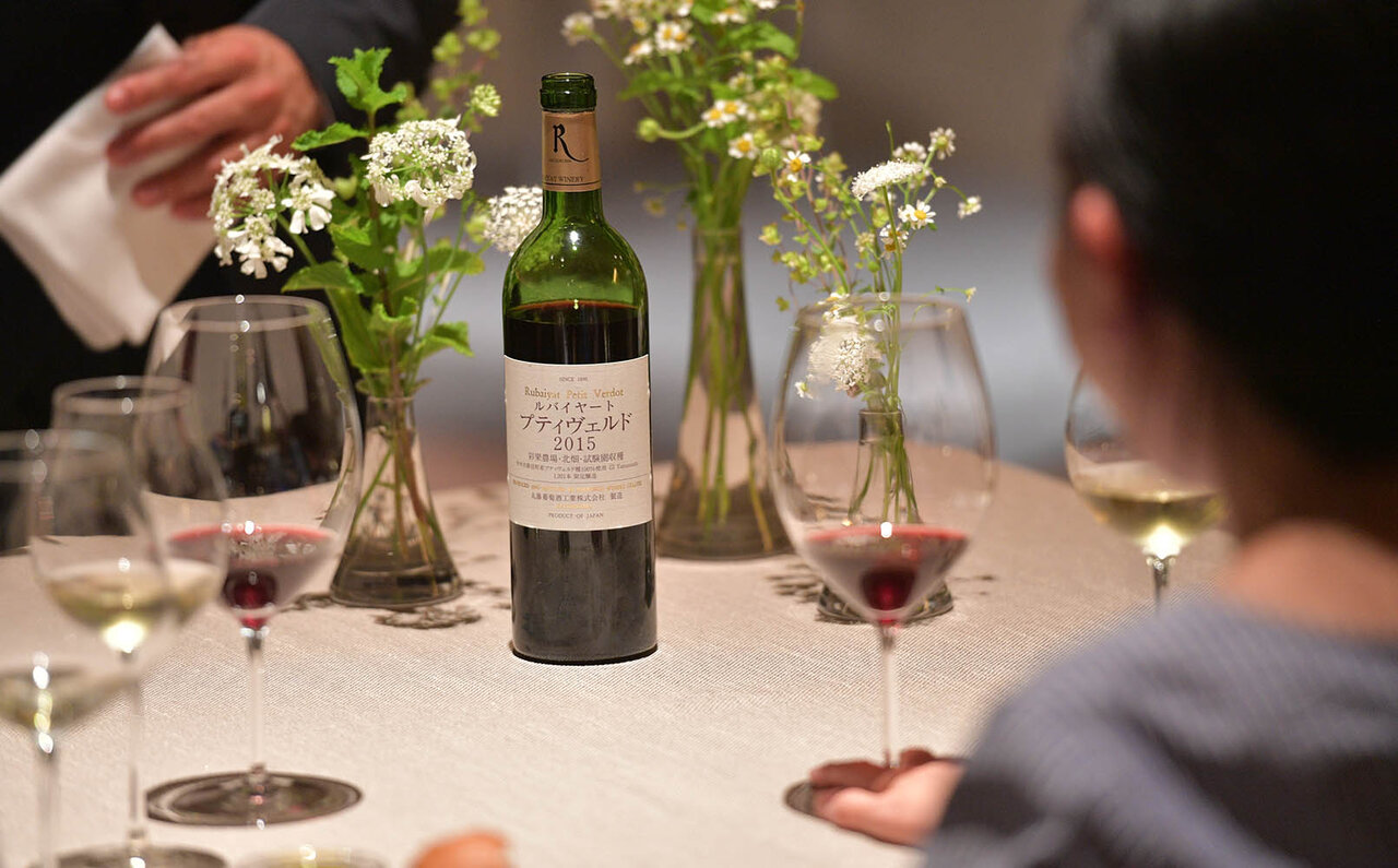 畑を愛でて、ワインを楽しむ。星野リゾートがプロデュースする日本屈指のワインツーリズム|TRAVEL