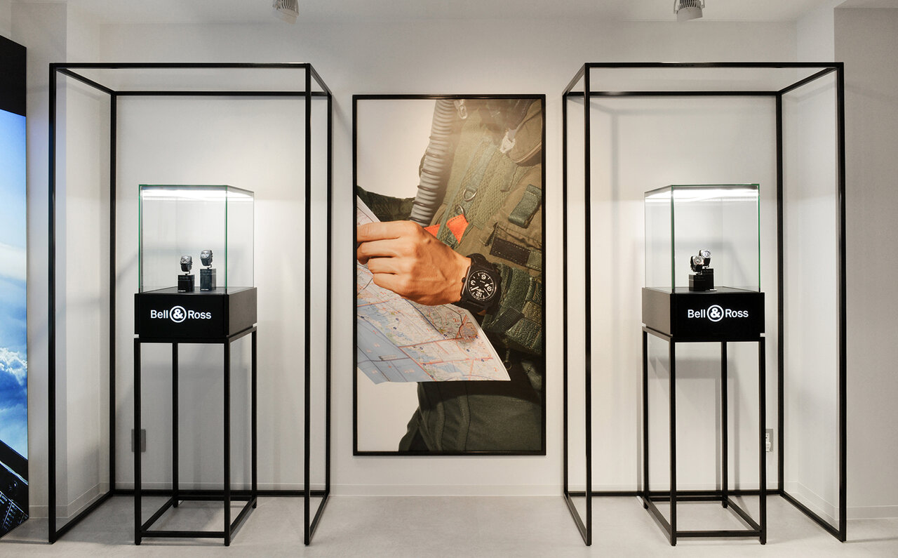 新作「BR 05 GMT SKY BLUE」も展示。初のポップアップストアが表参道に登場｜Bell & Ross