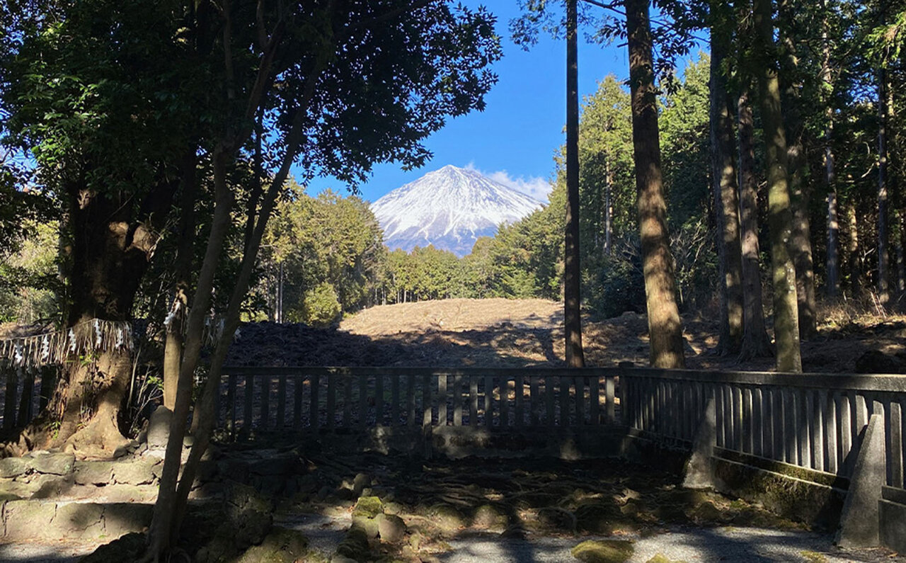 吉田ルートで登る日本の象徴。肌で体感する歴史。｜TRAVEL
