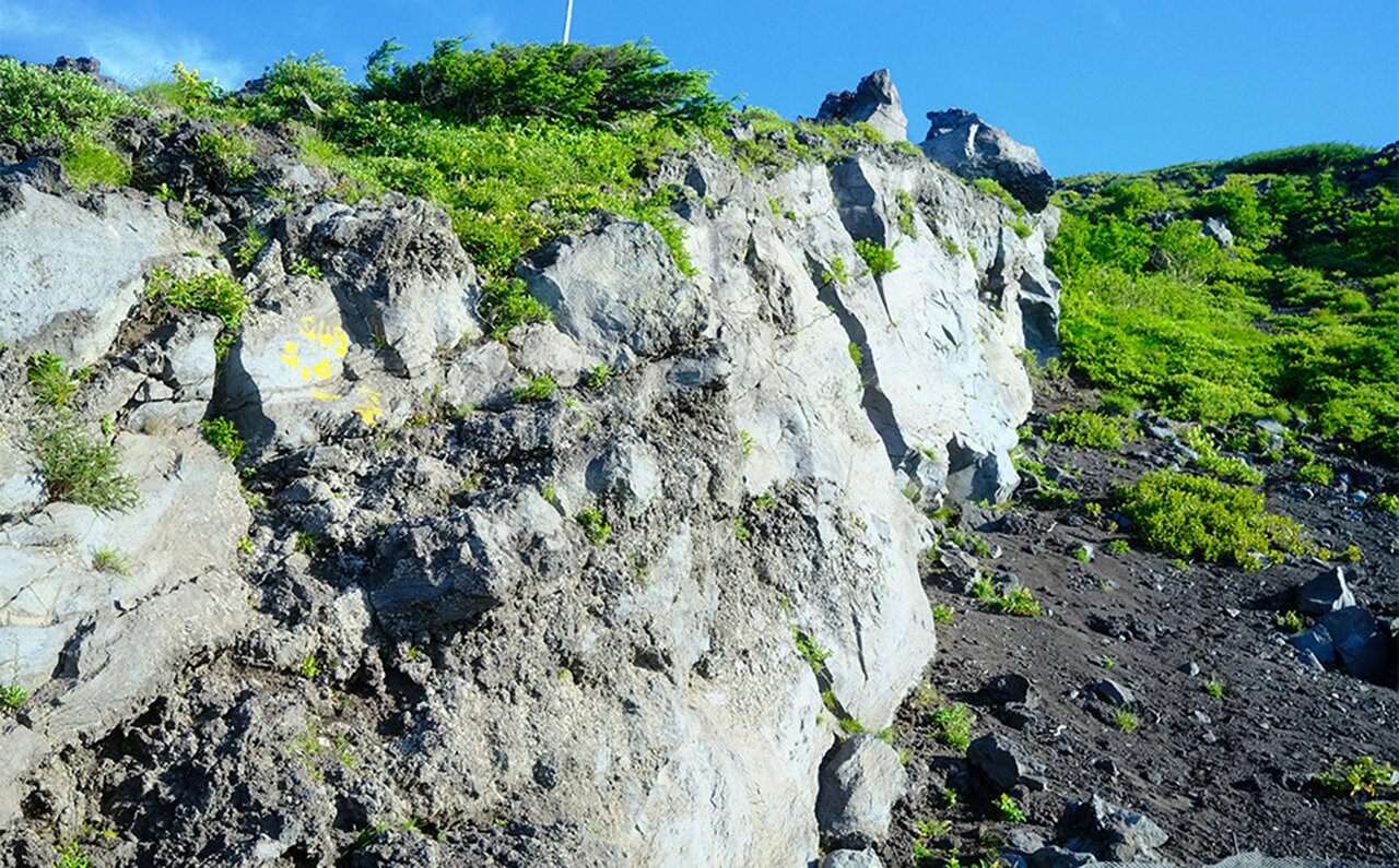吉田ルートで登る日本の象徴。肌で体感する歴史。｜TRAVEL