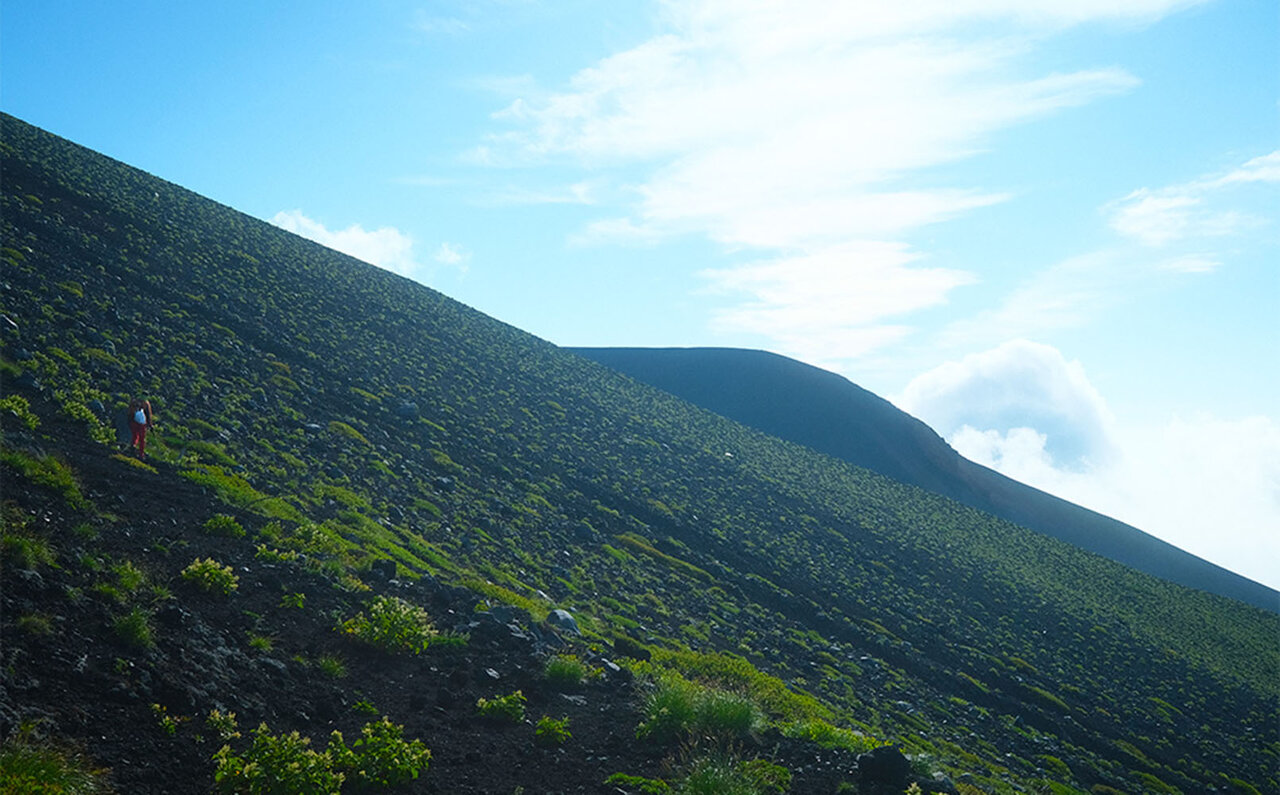 吉田ルートで登る日本の象徴。肌で体感する歴史。｜TRAVEL