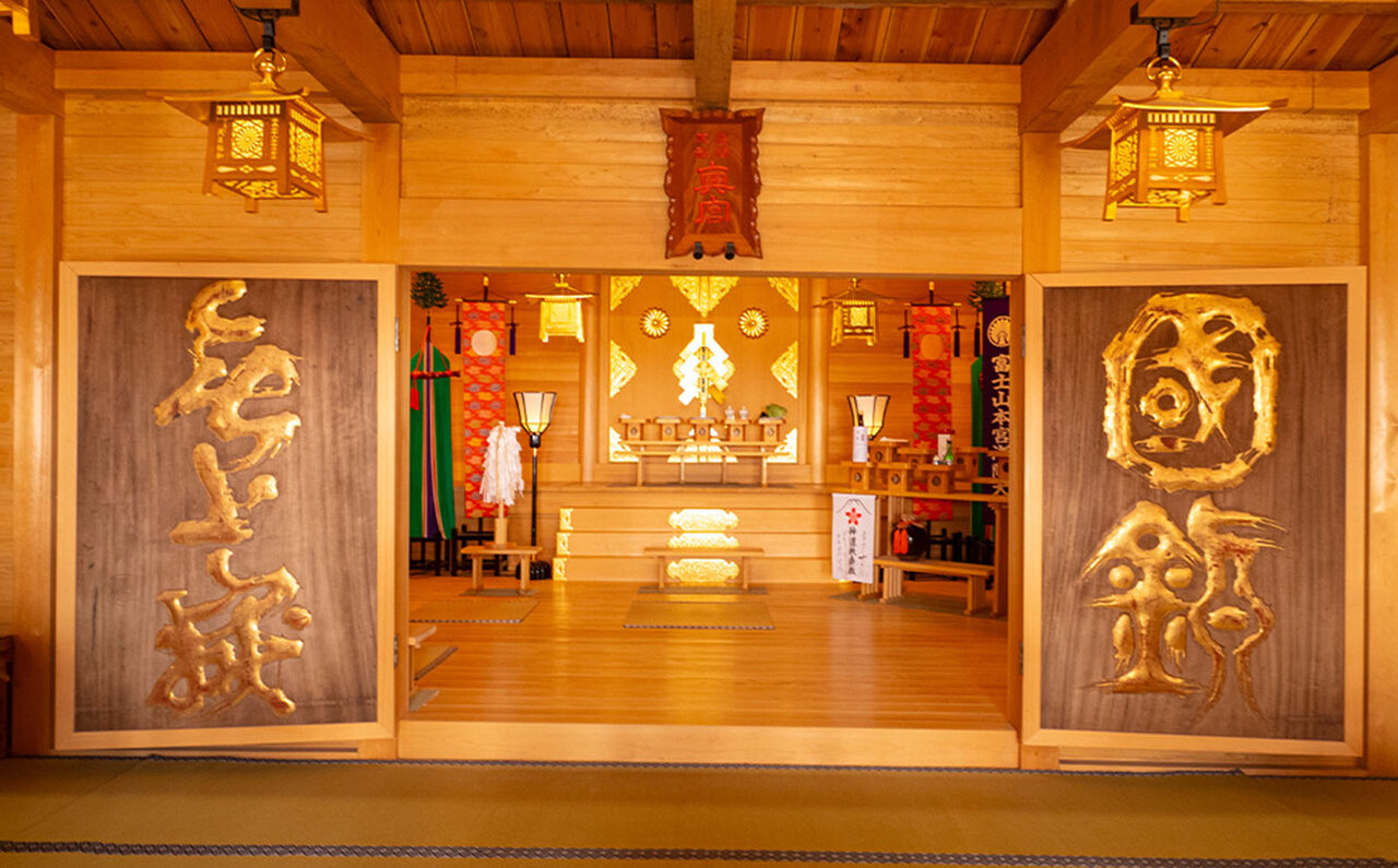 吉田ルートで登る日本の象徴。肌で体感する歴史。｜TRAVEL