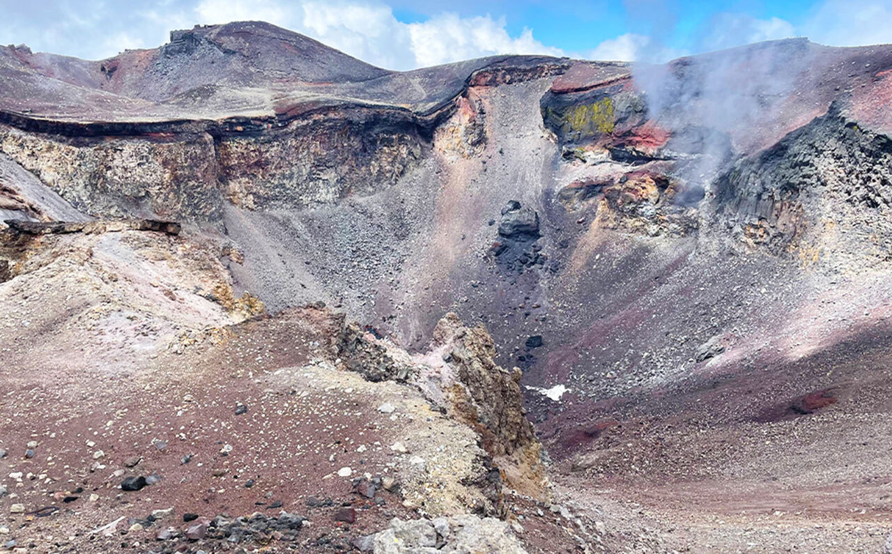吉田ルートで登る日本の象徴。肌で体感する歴史。｜TRAVEL