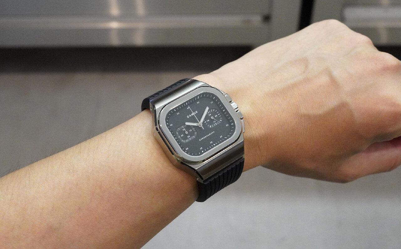 G-SHOCKカスタムデザイナーが新たに手掛ける80’sテイストのメカクオーツ！｜DAMUE