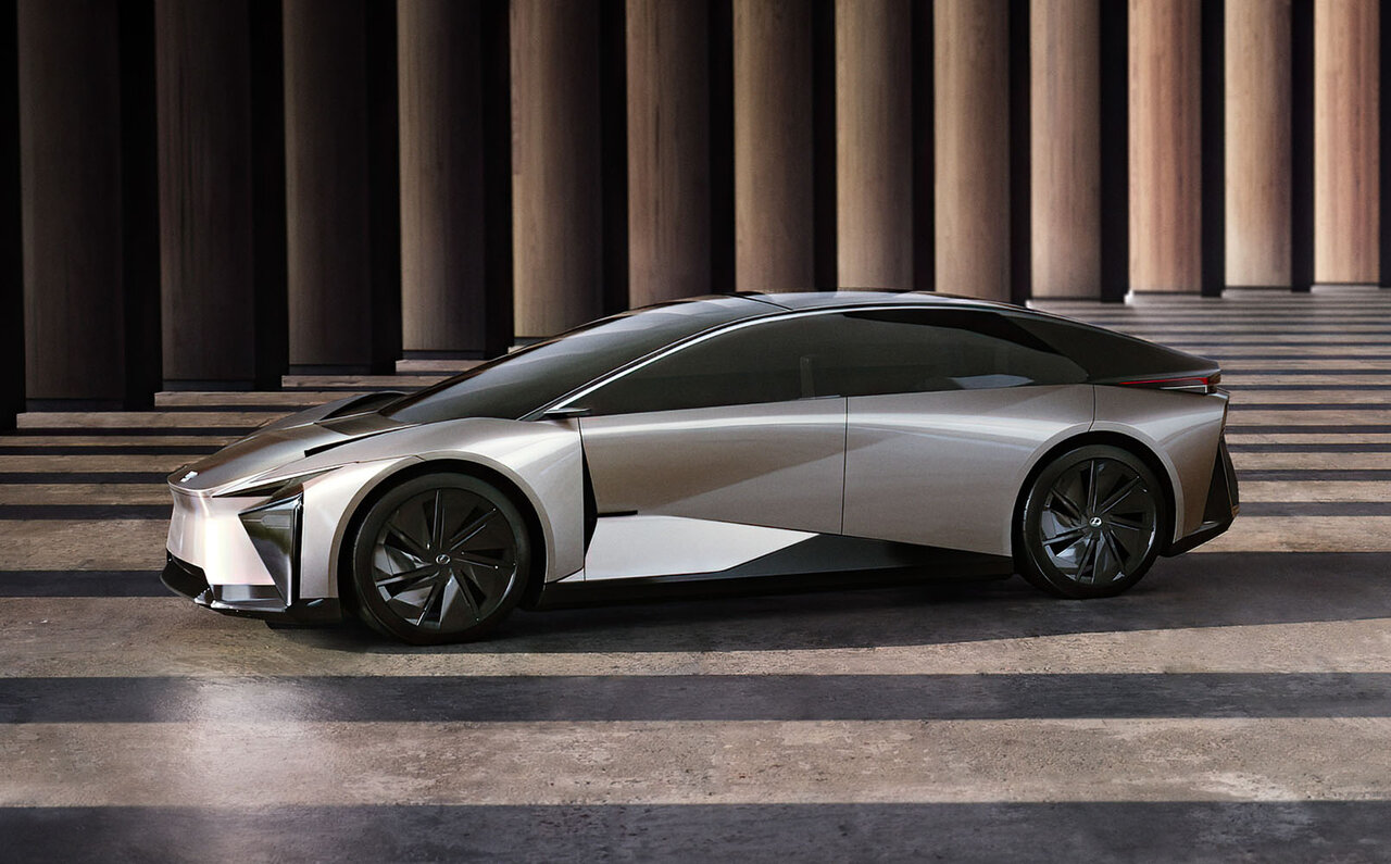 “クルマ屋レクサス”のビジョンを示した2台のBEVコンセプトモデルを世界初披露｜LEXUS