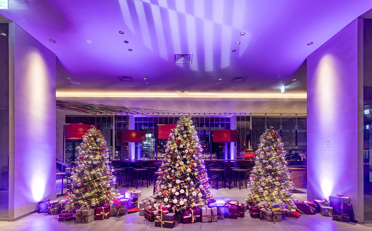 心躍るクリスマス限定ディナーコースが「プルマン東京田町」から登場|EAT