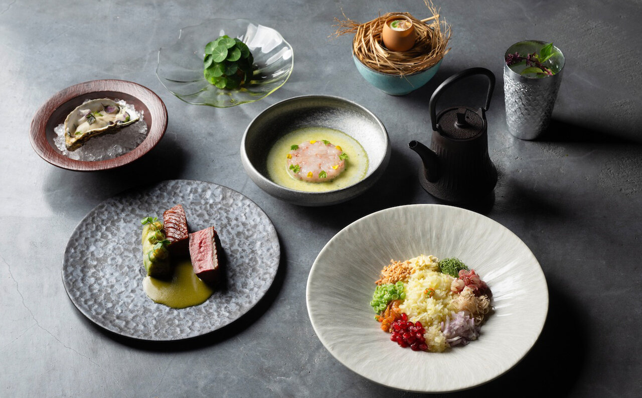 麻布台ヒルズに話題のタイ料理が初上陸。カジュアルラインの「SAAWAAN BISTRO」|EAT