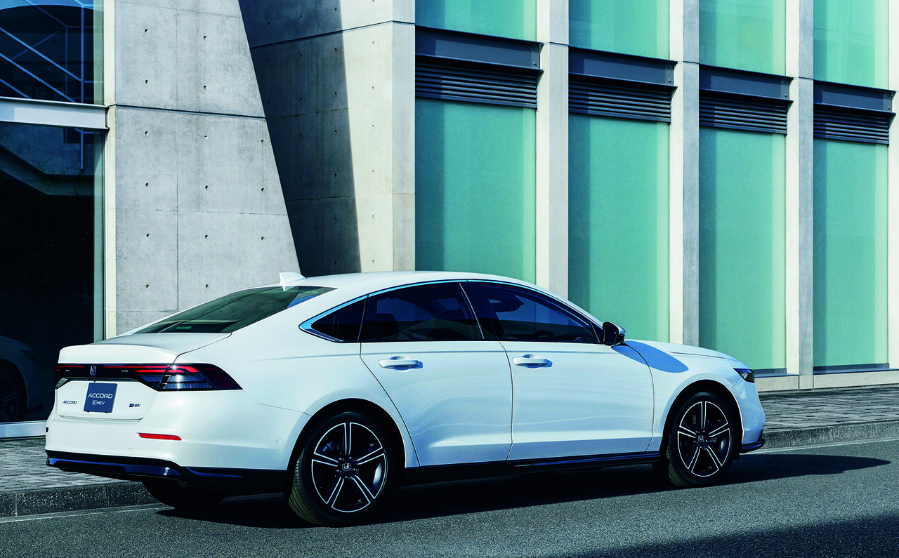 ホンダのフラッグシップセダン フルモデルチェンジした11代目アコードが発売|HONDA