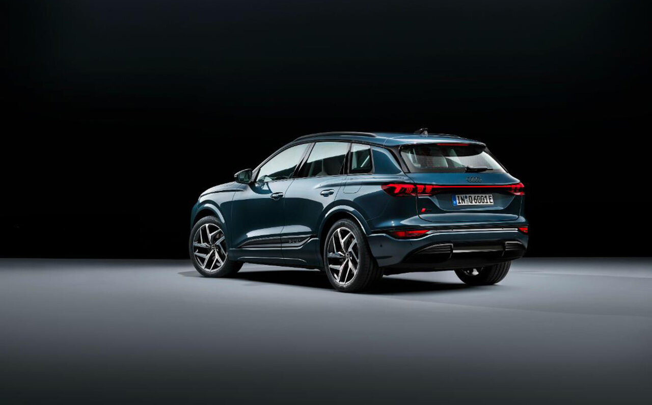 ポルシェとの共同開発によるBEV向け新世代プラットフォームを採用した「Q6 e-tron」|Audi