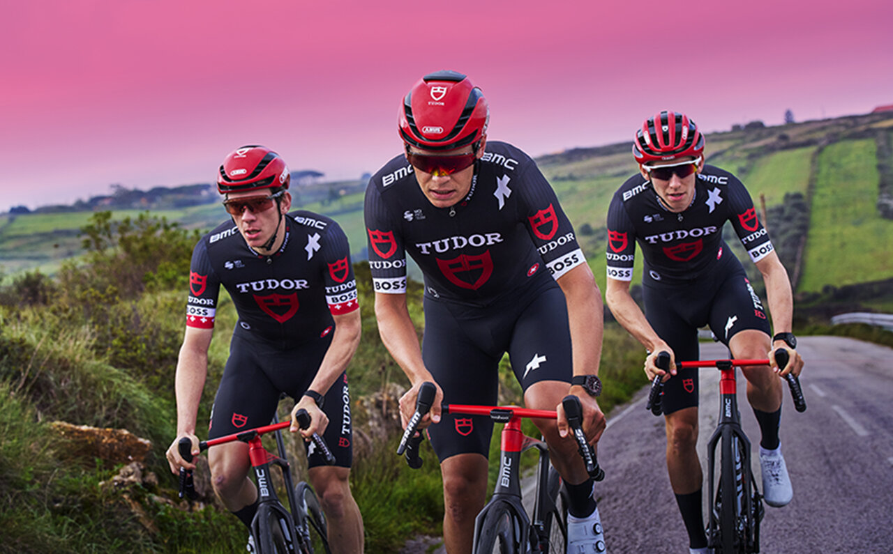 プロサイクリングチームに捧げる「ペラゴス FXD クロノ“サイクリング”」が登場｜TUDOR