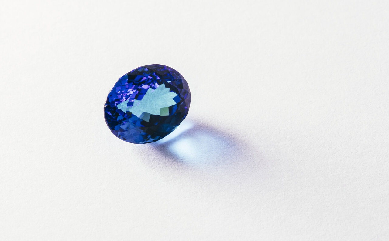 究極の希少石「パライバトルマリン」──スペシャリストが語る、その魅力とは？｜FEATURESA