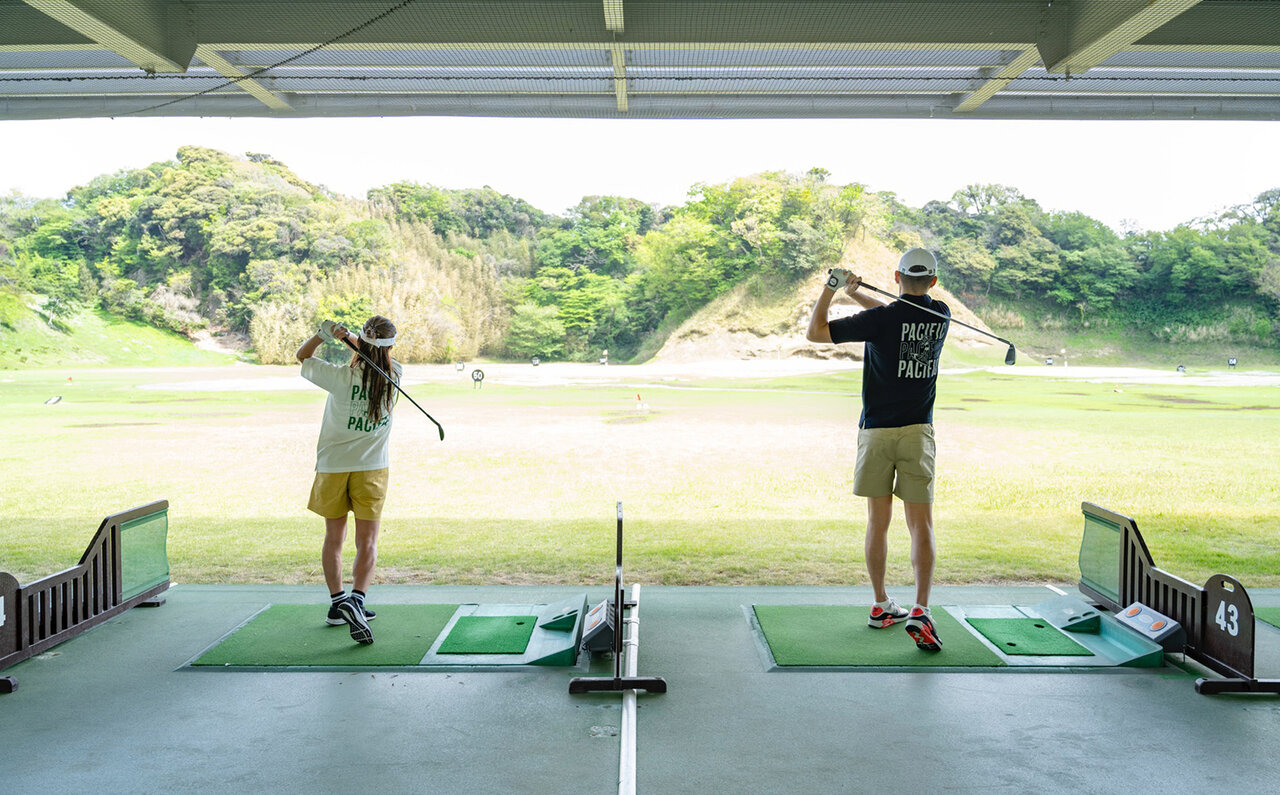 ゴルフ、コーヒーなどブランドの想いが詰まったゴルフ練習場が誕生。トランジットジェネラルオフィス直営『Pacific GOLF CLUB』｜LOUNGE