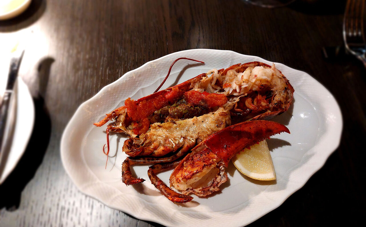 刻々と移ろう東京タワービューとエネルギッシュなライブキッチンに魂が心地よく揺さぶられる体験を｜JANU TOKYO