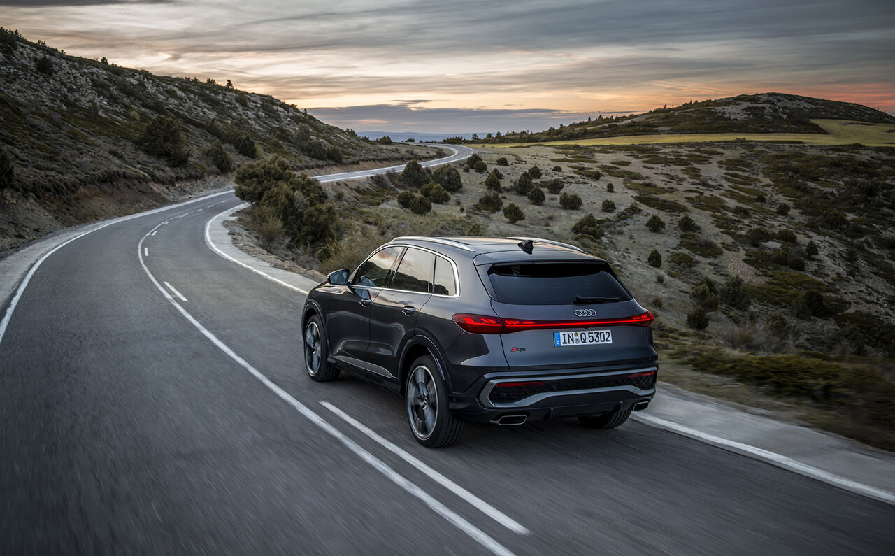 アウディのミッドサイズSUV「Q5」が第3世代へと進化|Audi