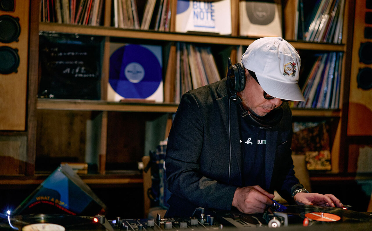 【須永辰雄インタビュー】DJ40周年フェス開催！ パンク～ヒップホップ～ジャズの軌跡を語る ｜ MUSIC