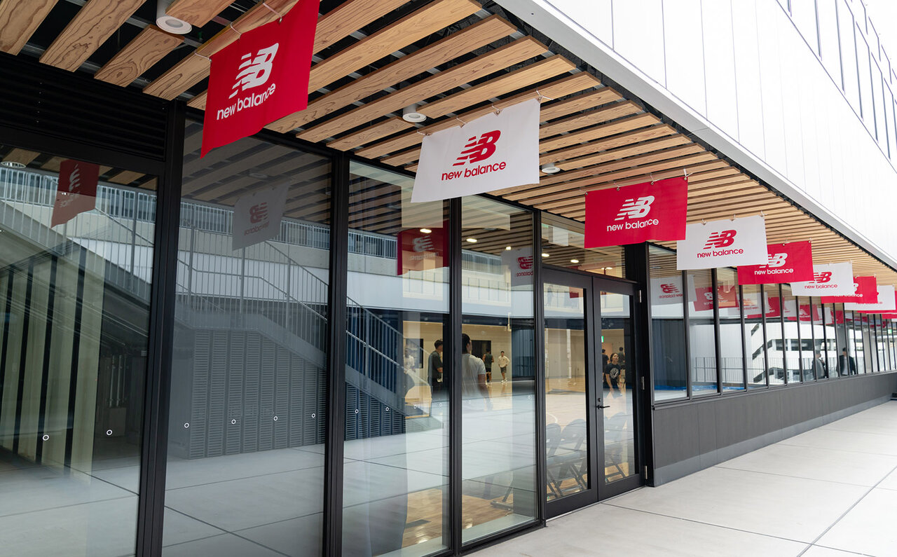 ニューバランスが手がけるスポーツを通じた地方活性化 長崎スタジアムシティから始まる新たな挑戦|NEW BALANCE