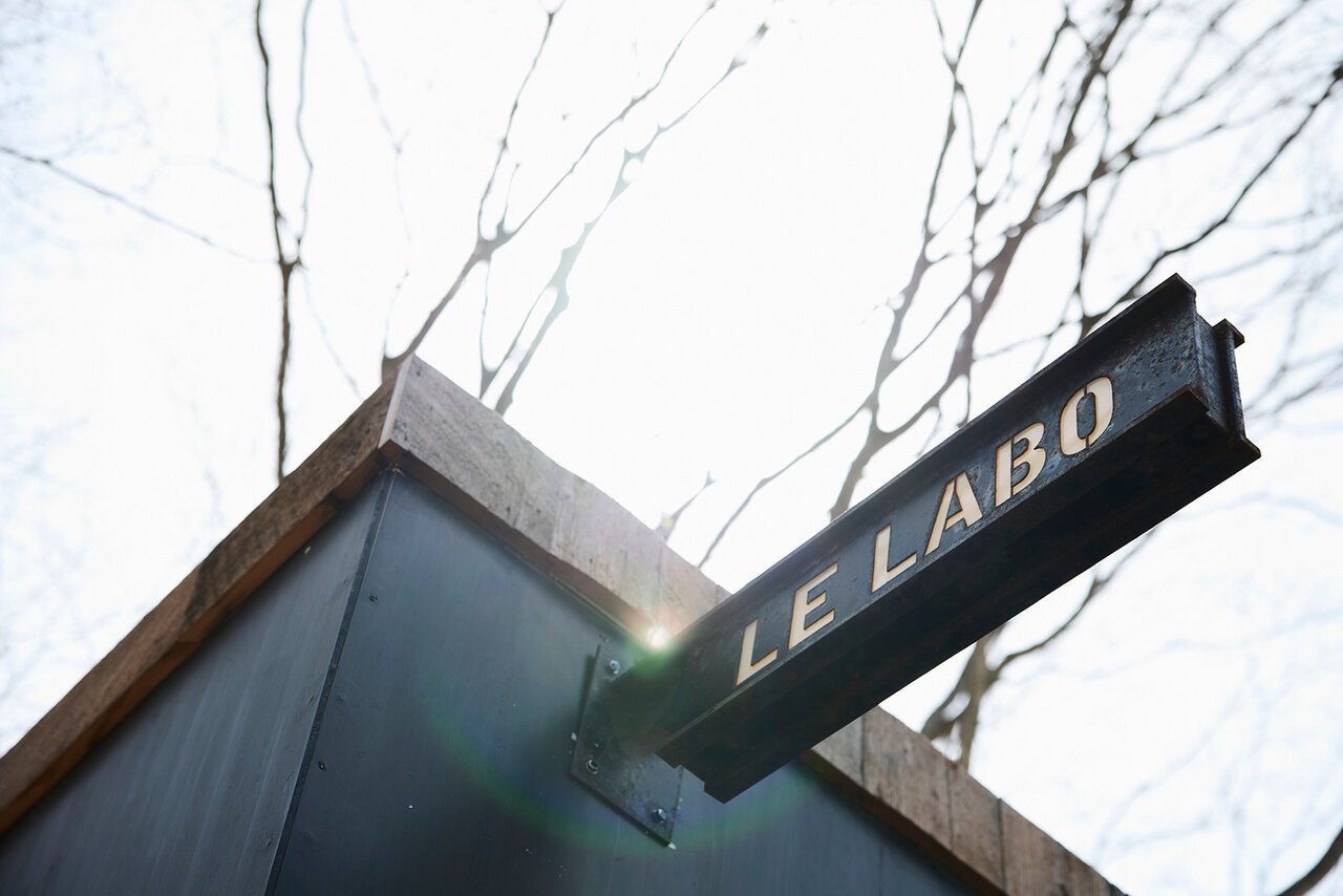 緑の中で見つける香りの記憶。 Le Labo on  Wheelsが軽井沢に停車中