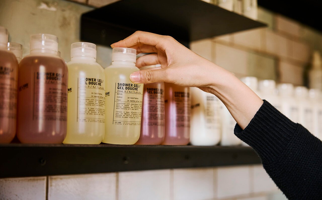 緑の中で見つける香りの記憶。 Le Labo on  Wheelsが軽井沢に停車中