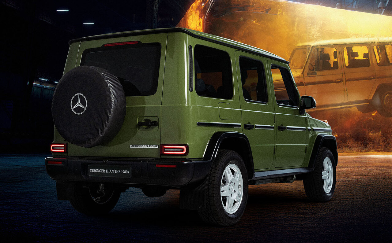 険しい山道を含むこのテストコースでの試験をクリアした証として与えられる“Schöckl Proved”のバッジには専用デザインが与えられ、それぞれのボディカラーに合わせたバッジがBピラーに装備される。