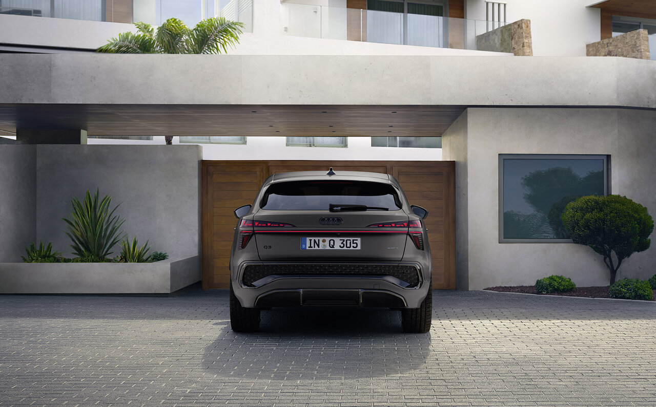 Audi Q3 Sportback｜アウディ Q3 スポーツバック