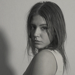 アデル・エグザルコプロス 12