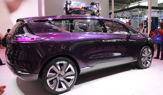 Renault Initiale Paris｜ルノー イニシャル パリ