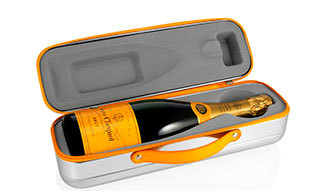 EAT|「ヴーヴ・クリコ イエローラベル スーツケース」03